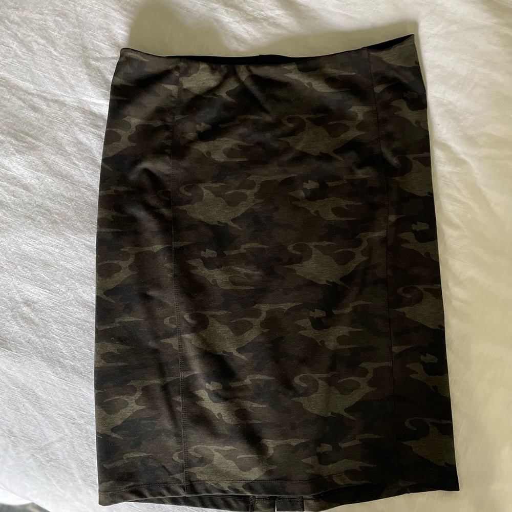 Liverpool Camo Modi Skirt Size 14